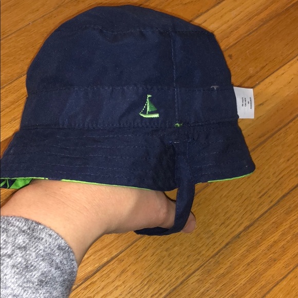 Reversible bucket hat - Picture 3 of 3